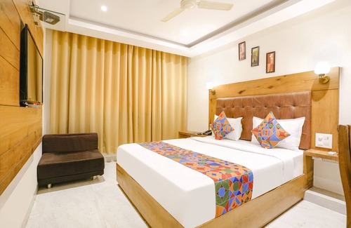 Grant Road Hotel | Fabhotel Anam International