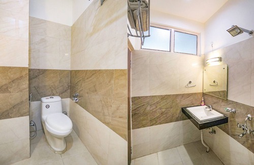 DLF City Hotel | Fabhotel Aravali Suites