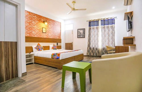 DLF City Hotel | Fabhotel Aravali Suites