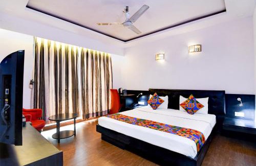 Ballygunge Hotel | FabHotel Ballygunge Luxury - Behind Punjab Club