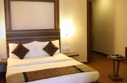 Iblur Village Hotel | FabHotel Berry's