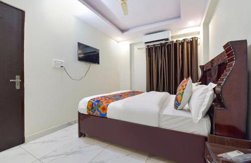 Bani Park Hotel | FabHotel Bungalow 14 - Collectrate