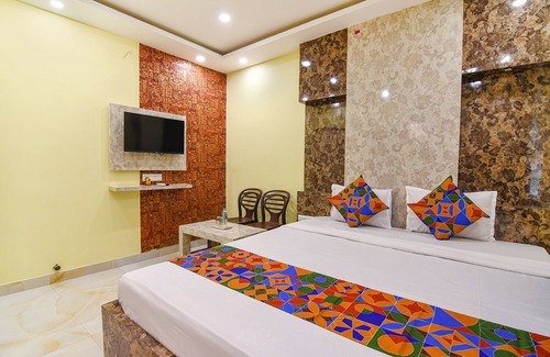 Chinar Park Hotel | Fabhotel Divine Chariot