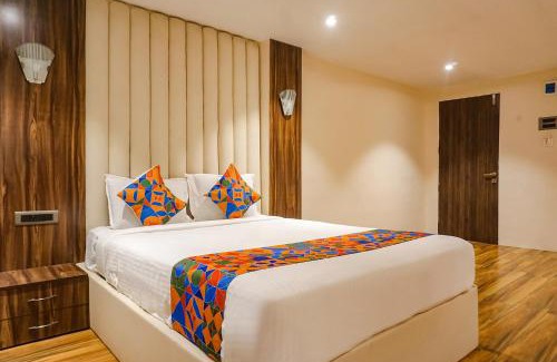 Hadapsar Hotel | FabHotel Dreams Inn