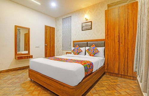 5th Block Hotel | Fabhotel Emerald Suites