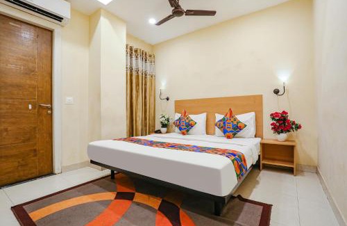 New Delhi Hotel | FabHotel GK Residency