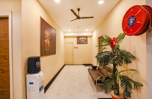 New Delhi Hotel | FabHotel GK Residency