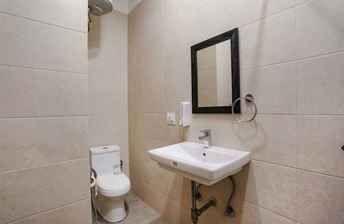 New Delhi Hotel | FabHotel GK Residency
