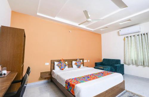 Madhapur Hotel | FabHotel Golden Hitech - Nr Hitech City
