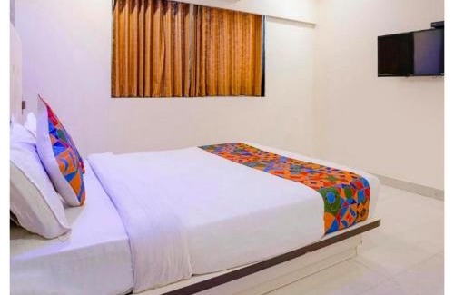 Sakinaka Hotel | FabHotel Golden Star