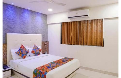 Sakinaka Hotel | FabHotel Golden Star