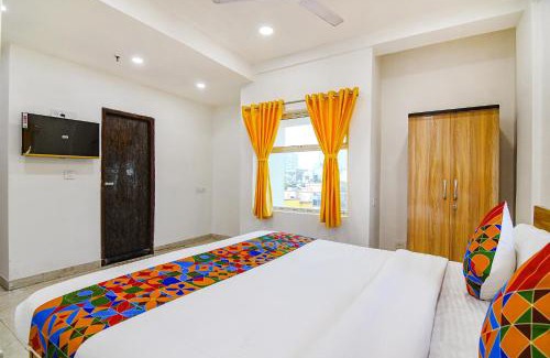Ballygunge Hotel | FabHotel Grand Hazra Inn - Nr Ballygunge Station