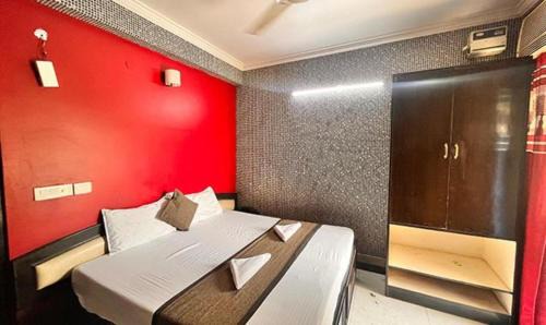 Faridabad Hotel | FabHotel Grand Highway