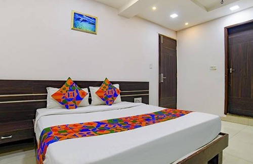 Rau Hotel | FabHotel Grand Raj