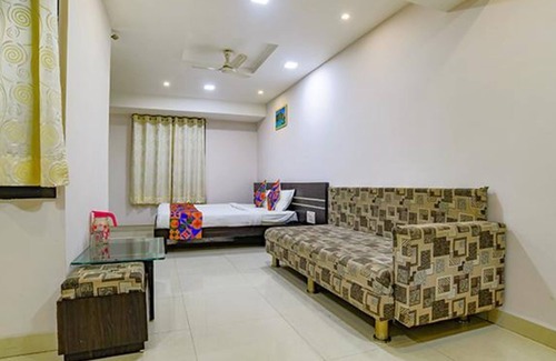 Rau Hotel | FabHotel Grand Raj