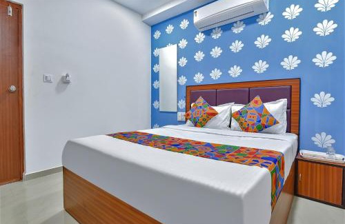 Ahmedabad Hotel | FabHotel Green Park