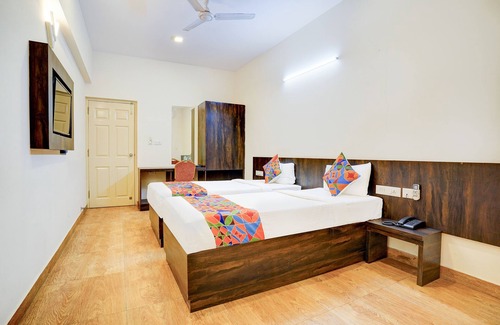 Jayanagar Hotel | Fabhotel Grk Comforts