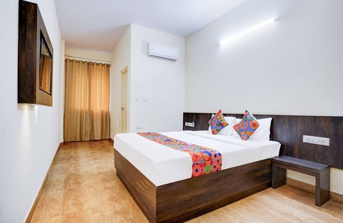 Jayanagar Hotel | Fabhotel Grk Comforts