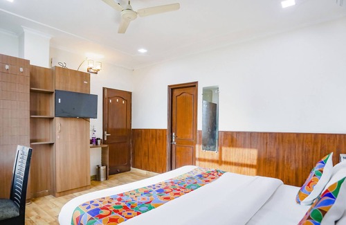 Ghaziabad Hotel | FabHotel Hexa Ghaziabad