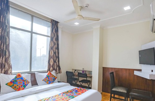 Ghaziabad Hotel | FabHotel Hexa Ghaziabad
