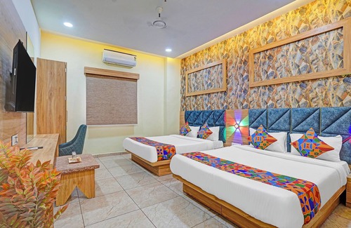 Ahmedabad Hotel | Fabhotel Hill Top Inn
