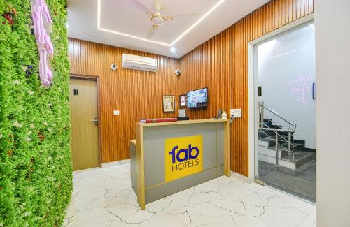 Faridabad Hotel | FabHotel Kavya Inn - Nr The Mall of Faridabad