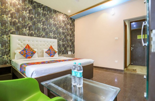 Varanasi Hotel | Fabhotel Kriti Green