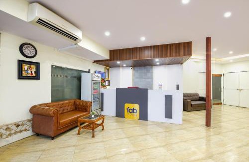 Faridabad Hotel | FabHotel Lazeeno