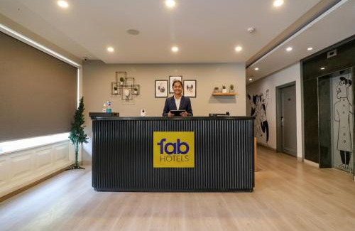 Chittaranjan Hotel | FabHotel Lord Inn
