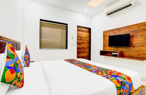 Vadodara Hotel | FabHotel Maa Gayatri