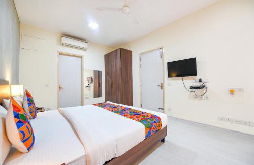 Sector 39 Hotel | FabHotel Mikado Palace