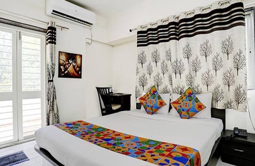 Aundh Hotel | Fabhotel Padmalaya Blossom