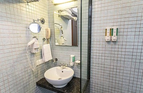 Khar Hotel | Fabhotel Poco Loco