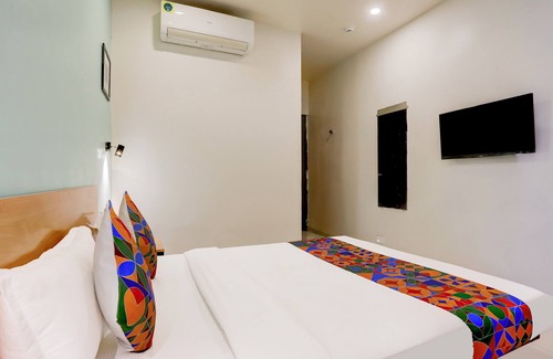 Vadodara Hotel | FabHotel Prime Ace II - Near Jupiter Hospital