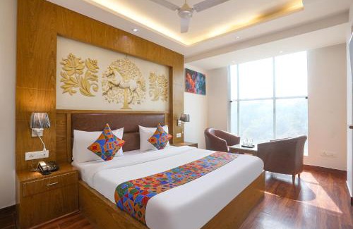 Dwarka Hotel | FabHotel Prime Star 17 - Nr Yashobhoomi Convention Centre