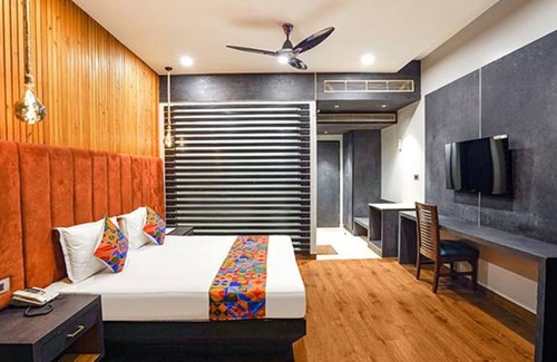 Ghaziabad Hotel | FabHotel Prime Tushar Elegant