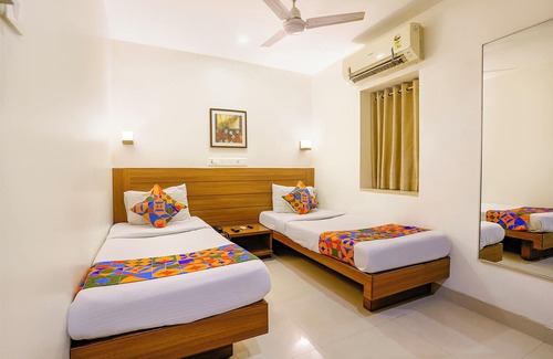 Grant Road Hotel | Fabhotel Rahat