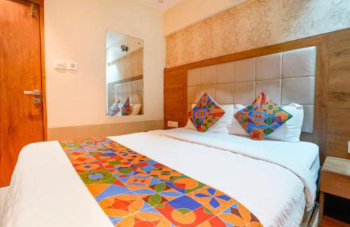 Vile Parle Hotel | FabHotel Regal Inn - In Sahar Road