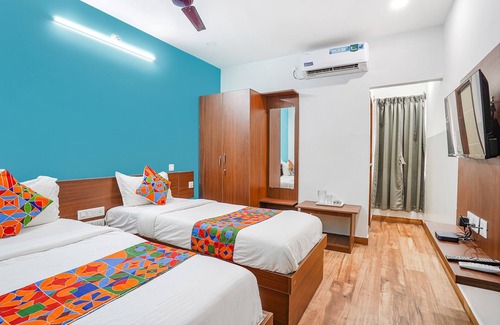Bengaluru Hotel | Fabhotel Rlv Green Palace