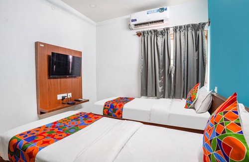 Bengaluru Hotel | Fabhotel Rlv Green Palace