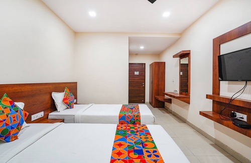 Narasapura Hotel | Fabhotel Rove Inn & Suites