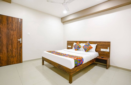 Surat Hotel | Fabhotel Royal Paradise
