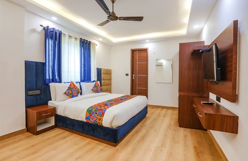 Kalkaji Hotel | FabHotel RS Golden