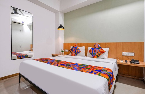 Surat Hotel | Fabhotel Saarthi Inn