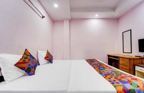 Egmore Cabin | FabHotel Sahana Residency