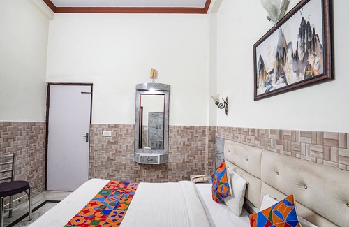 Agra Hotel | Fabhotel Sarwan