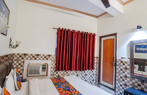 Agra Hotel | Fabhotel Sarwan