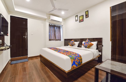 Sayajiganj Hotel | Fabhotel Shri Krishna