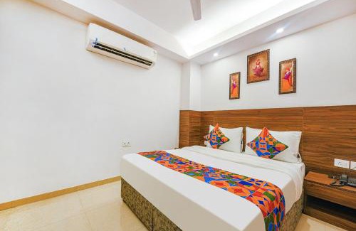 Dwarka Hotel | Fabhotel Sparkling - Nr Yashobhoomi Convention Centre