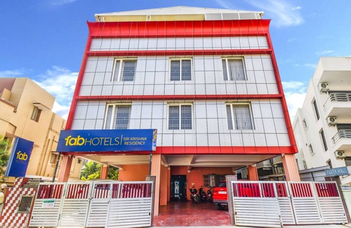 Nanganallur Hotel | FabHotel Sri Krishna Residency Airport